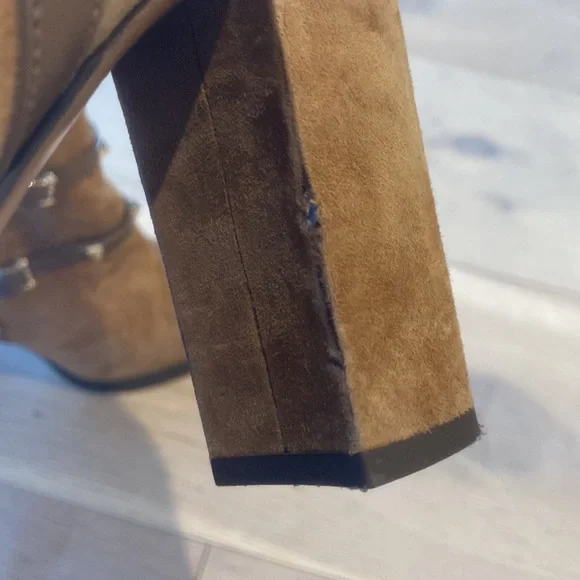 Valentino tan suede Rockstud booties sz. 41.5 - Picture 13 of 14
